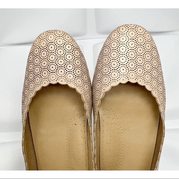 Vaneli Women Sz 8 W Nude Scalloped Perforated Leather Ballet Flats Shoe NEW - Picture 4 of 7